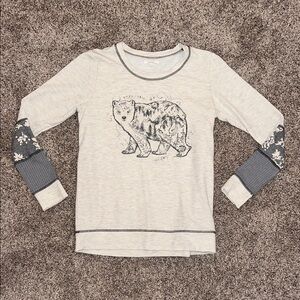 Women’s Maurices Gray Bear Graphic Long Sleeve Tee